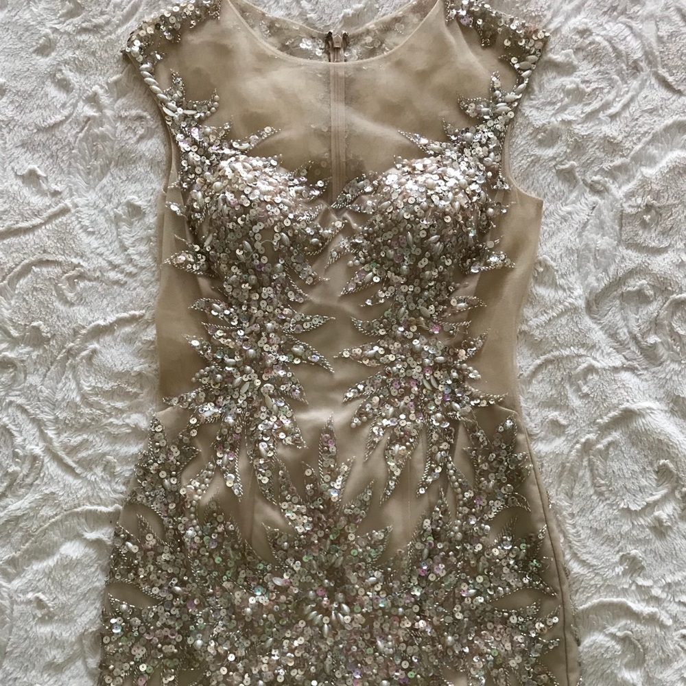 Vienna Semiformal Nude/Gold/Sheer mini Size 6